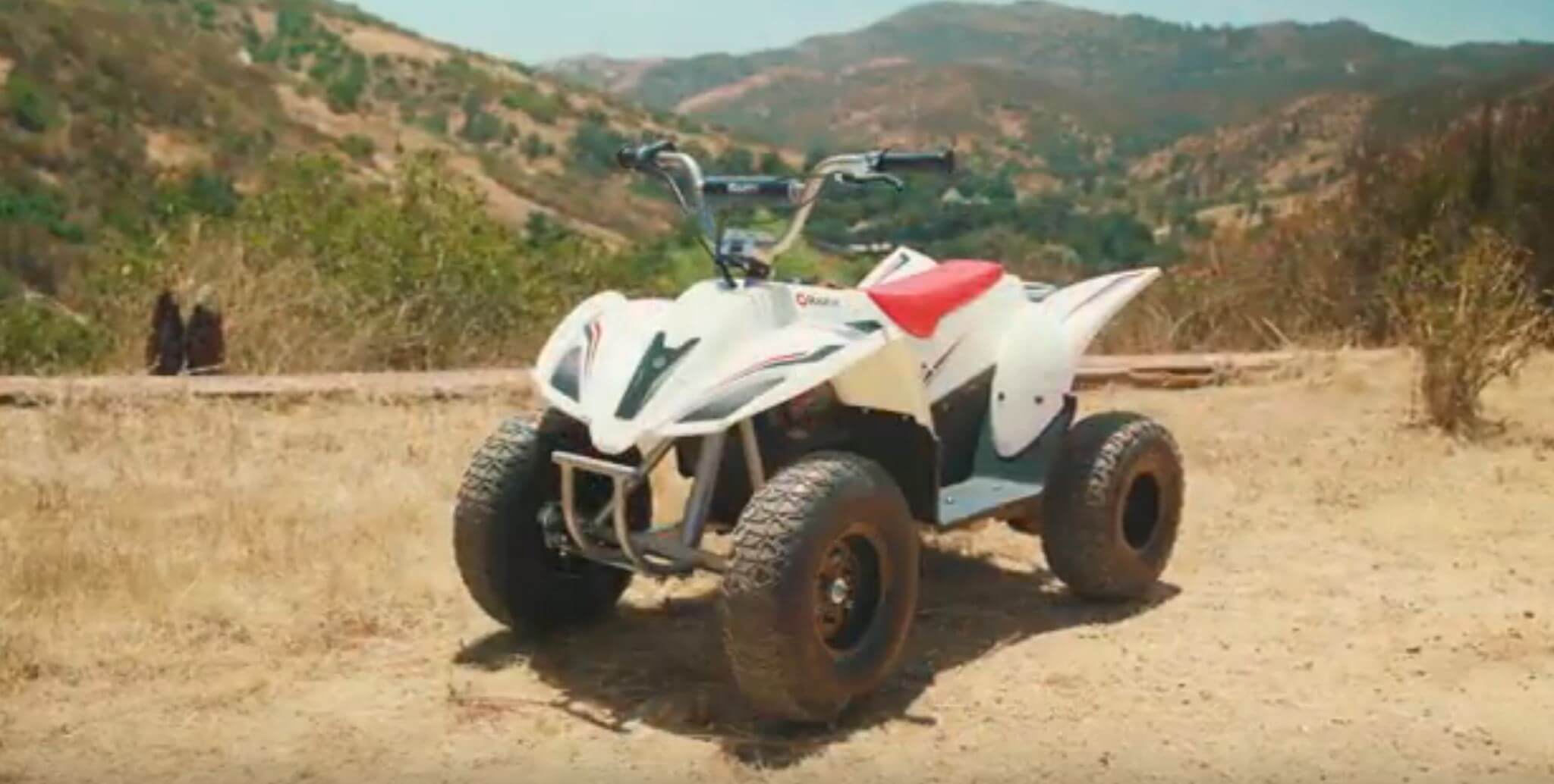 دراجة رباعية Razor Dirt Quad 500 بسرعة 15 كم/س