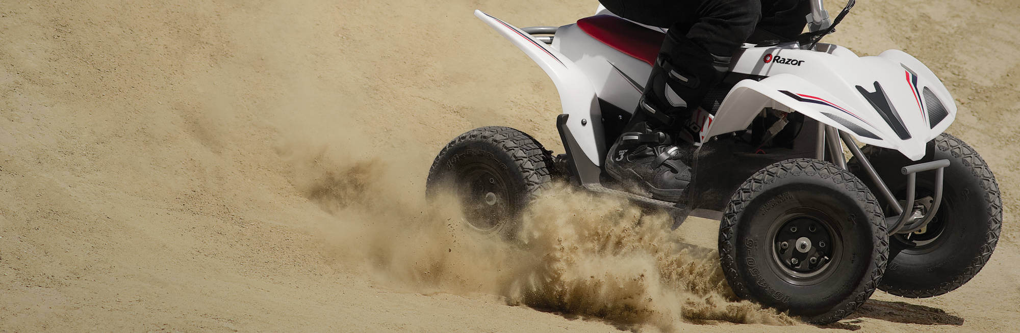 دراجة رباعية Razor Dirt Quad 500 بسرعة 15 كم/س