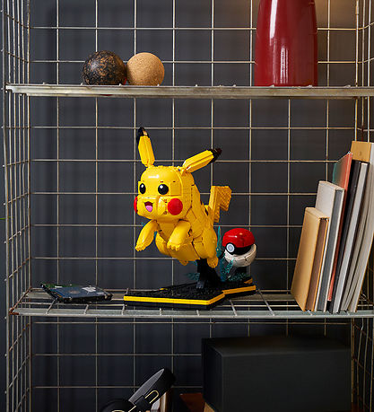 Lego 72152 Pokemon - Pikachu And Poke Ball  2050 Parts